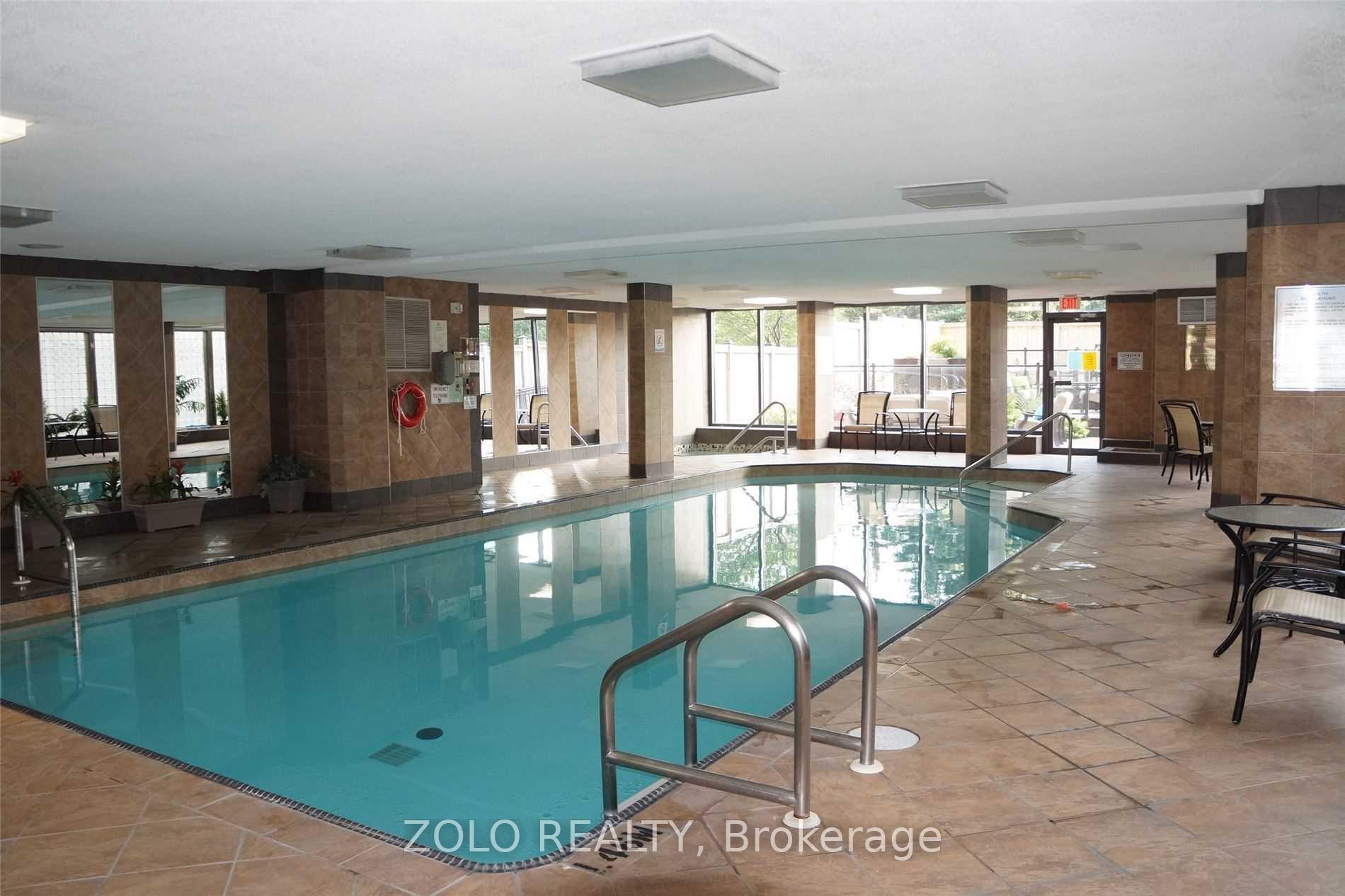 3 Bedrooms Condo at 300 Webb, Mississauga For sale