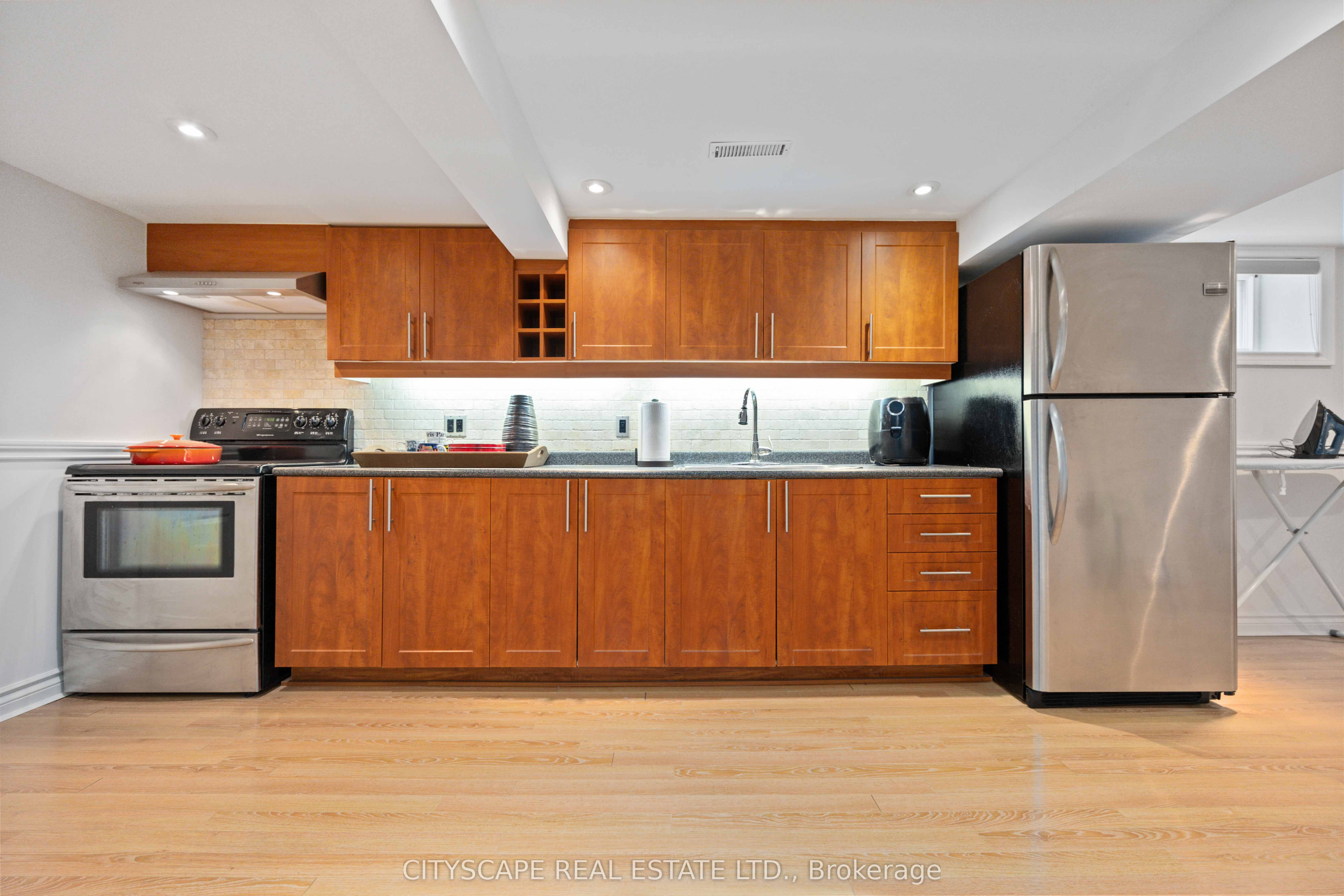 39 Bentworth Avenue