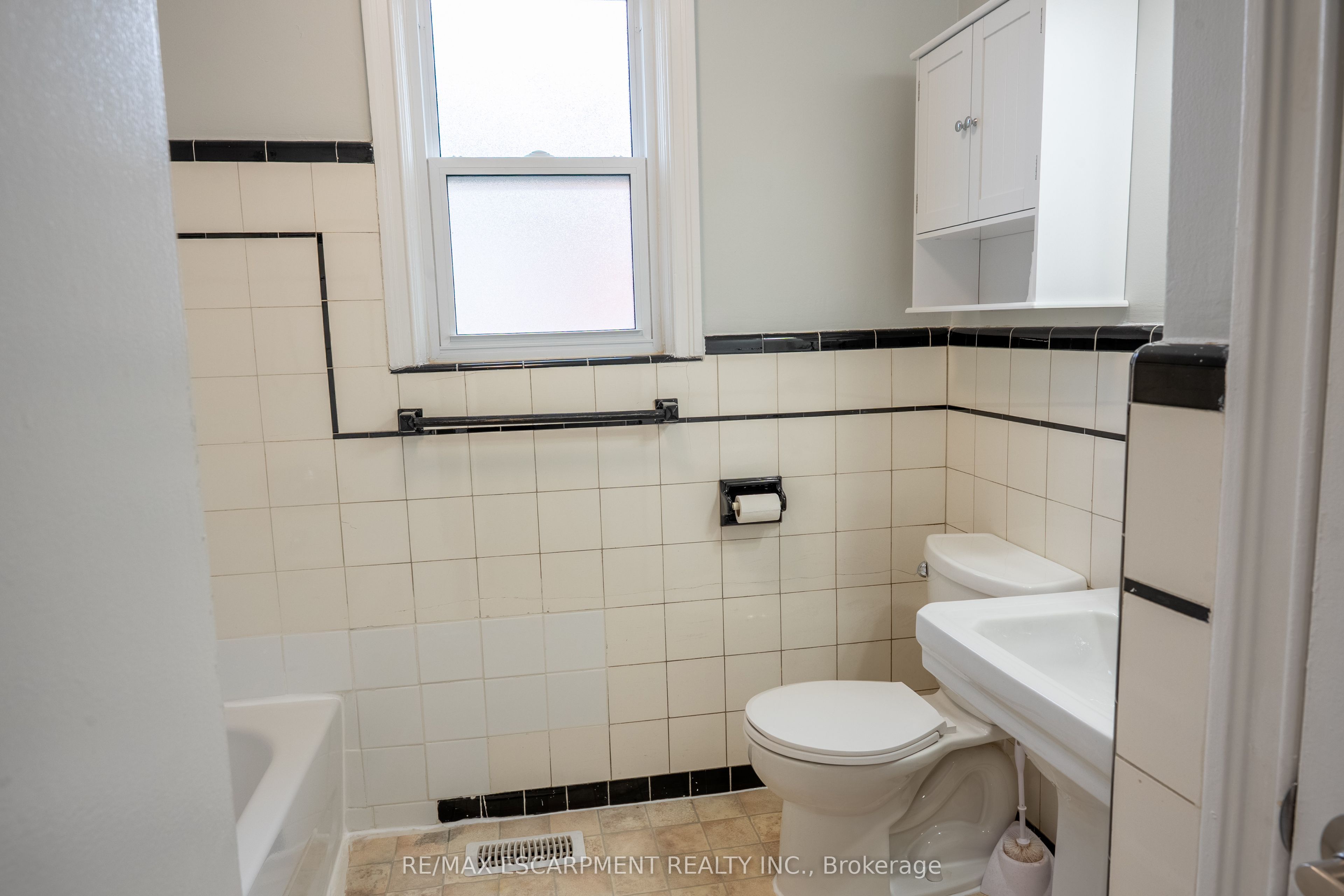 292 Bogert Avenue, #Main