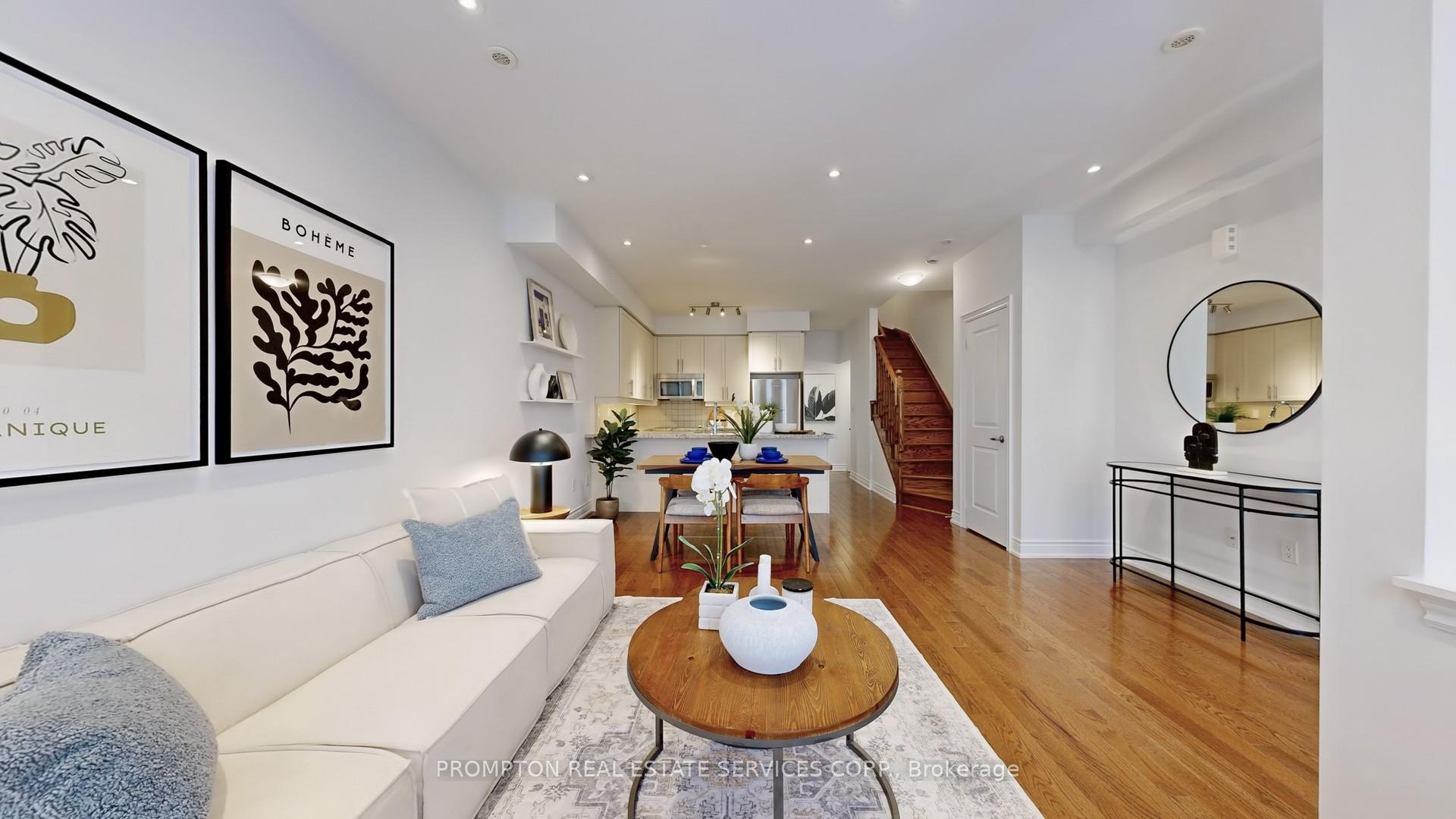 4 Bedrooms Condo at 30 Hargrave, Toronto For sale
