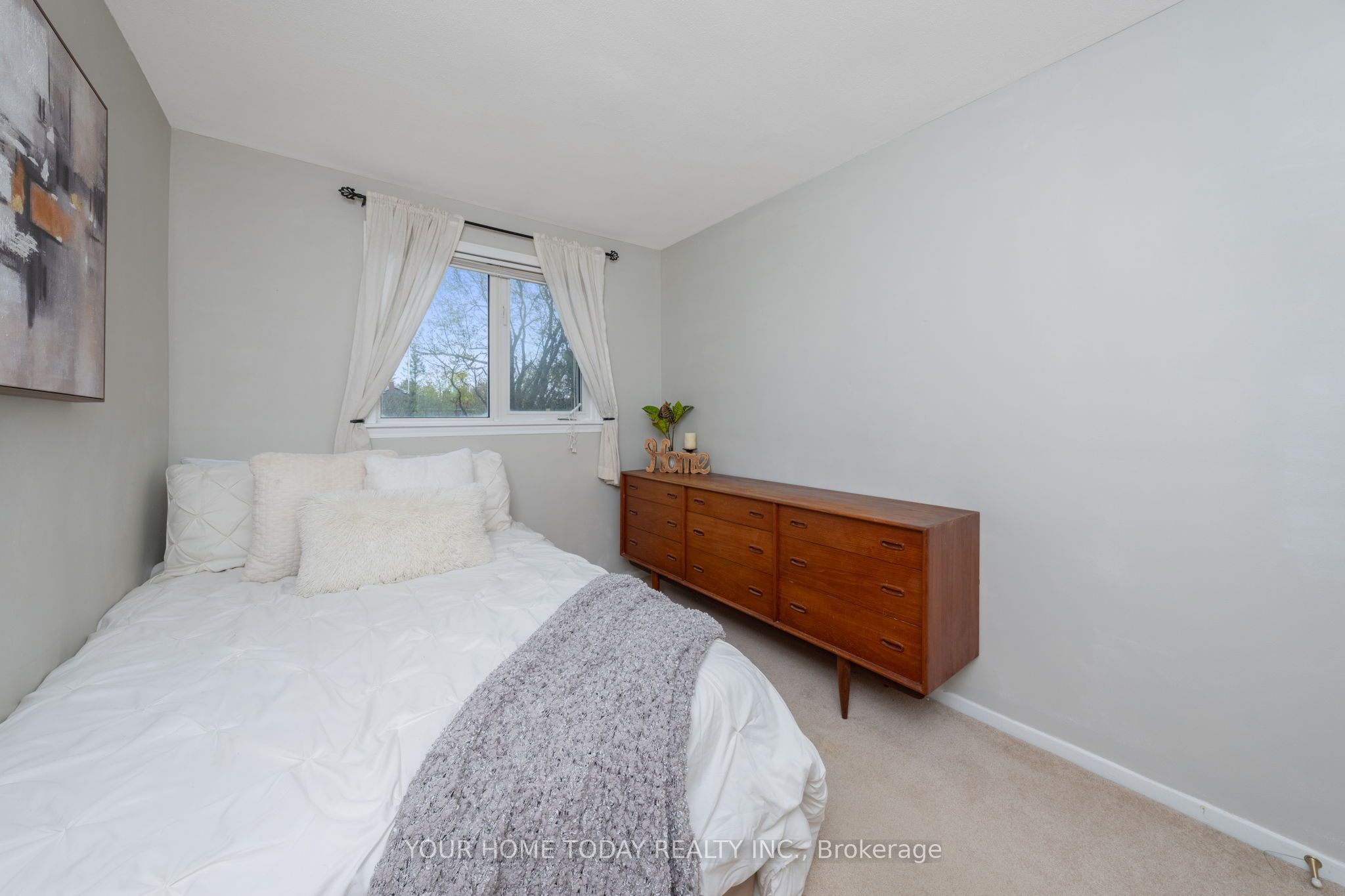 47 Irwin Crescent