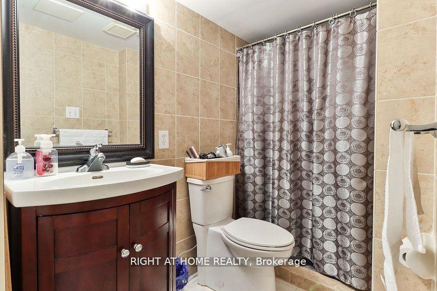 4 Bedrooms Condo at 50 Three Valleys, Toronto For sale