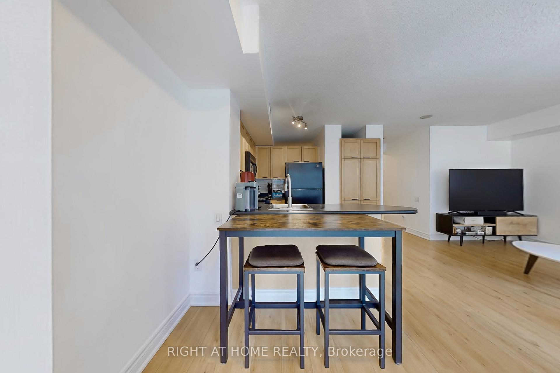 1 Bedroom Condo at 75 Dalhousie, Toronto For sale