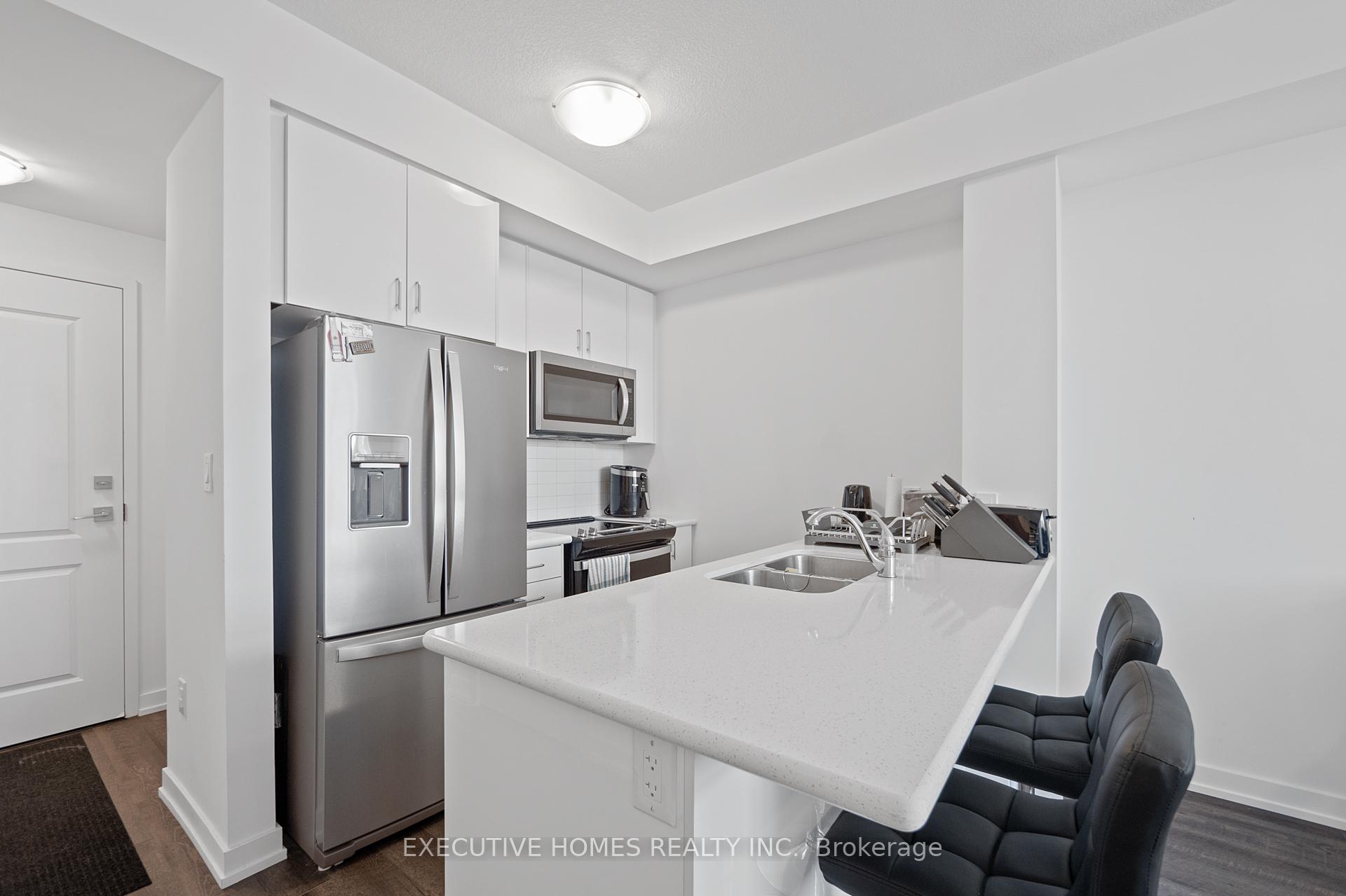 2 Bedrooms Condo at 450 Dundas, Hamilton For sale