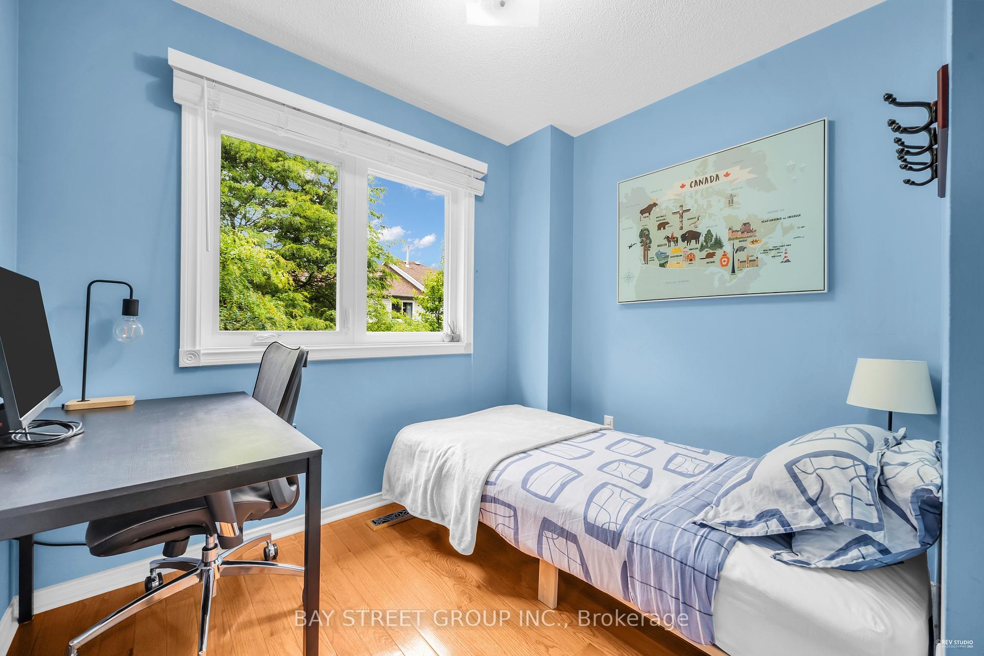 3 Bedrooms Condo at 1240 Westview, Oakville For sale