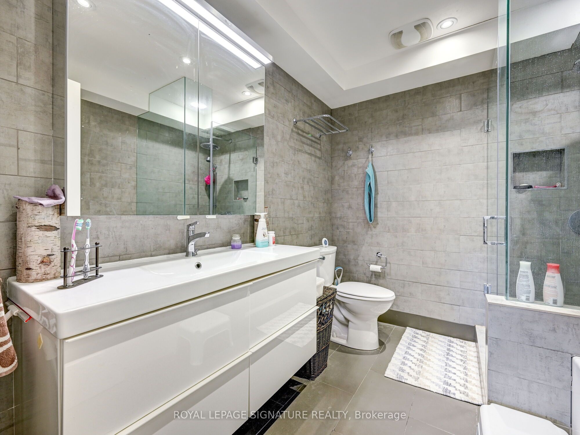 40 Cavell Avenue, Toronto W06 Mimico