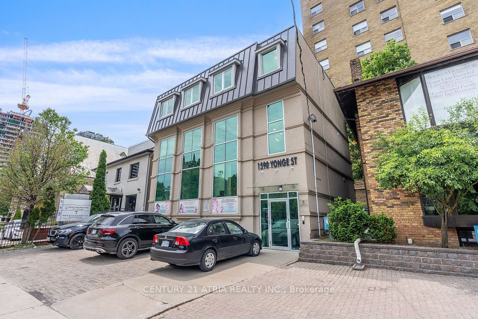 1590 Yonge