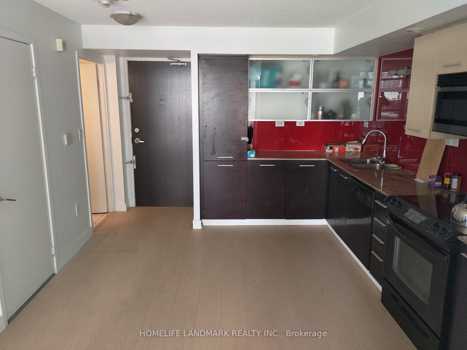 2 Bedrooms Condo at 8 Telegram, Toronto For sale