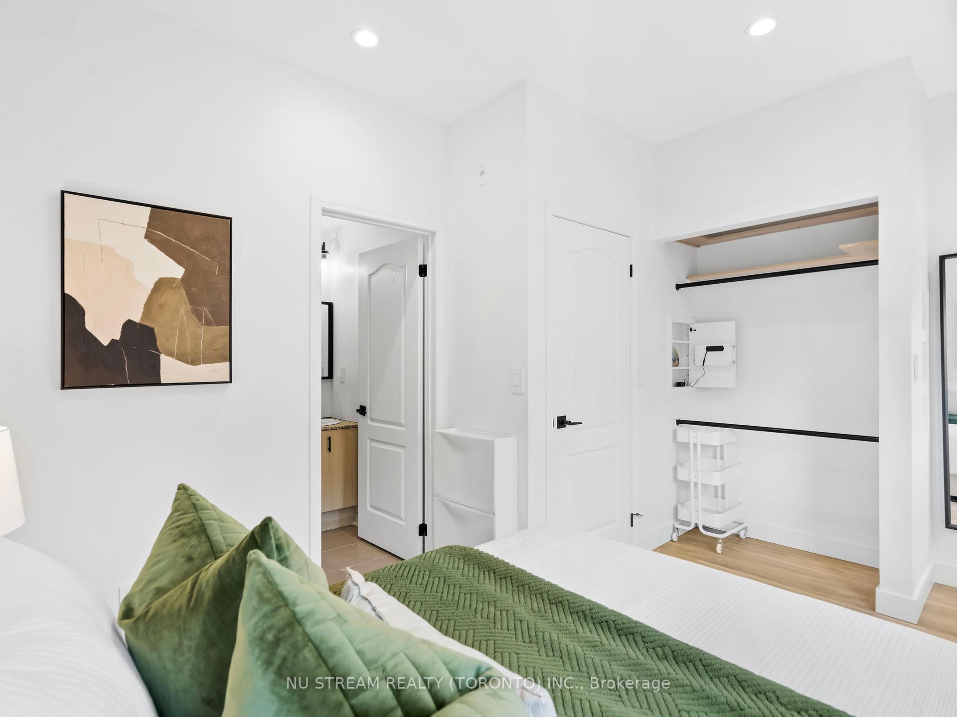 2 Bedrooms Condo at 873 Wilson, Toronto For sale