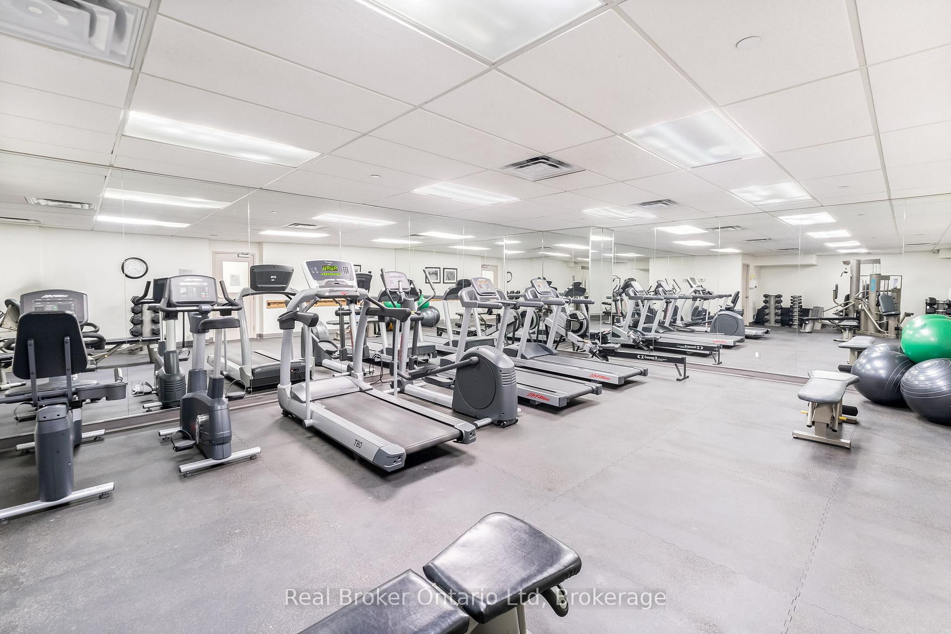 2 Bedrooms Condo at 10 Kenneth, Toronto For sale