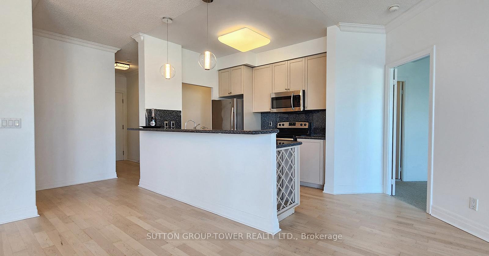 3 Bedrooms Condo at 2121 Lake Shore, Toronto For sale