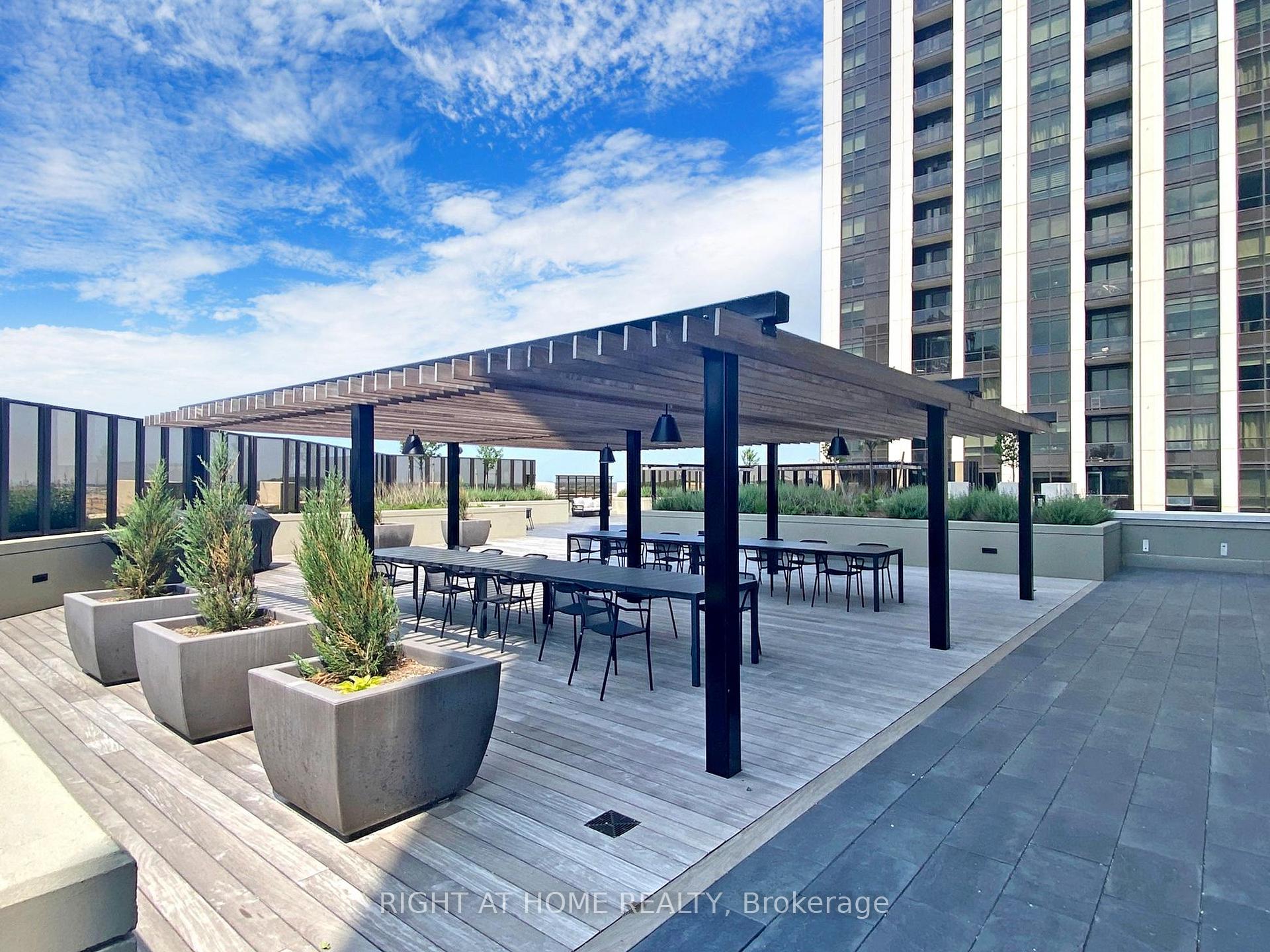 2 Bedrooms Condo at 9075 Jane, Vaughan For sale