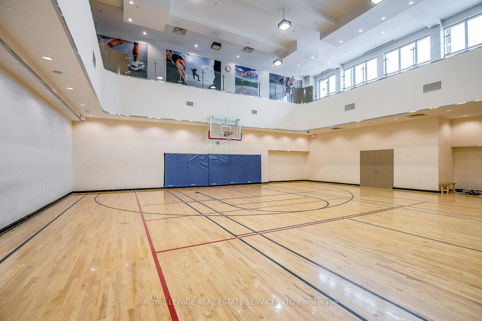 2 Bedrooms Condo at 80 Absolute, Mississauga For sale