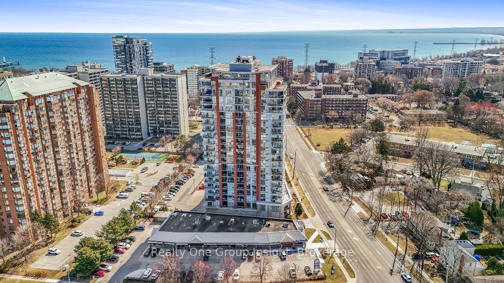 1 Bedroom Condo at 551 Maple,  Burlington For sale