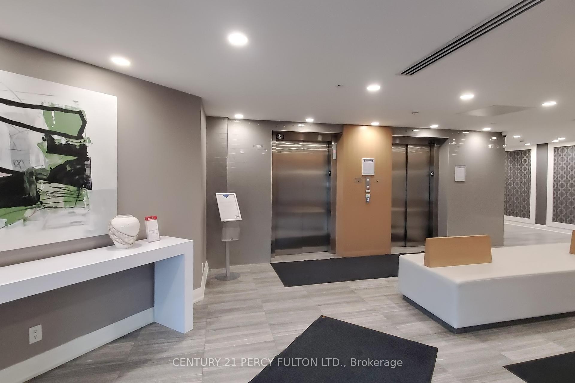 2 Bedrooms Condo at 128 Grovewood, Oakville For sale