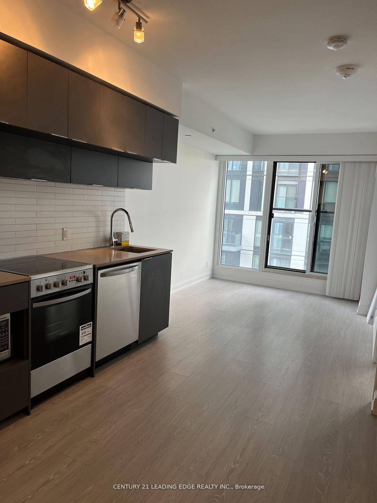 2 Bedrooms Condo at 181 Dundas, Toronto For sale