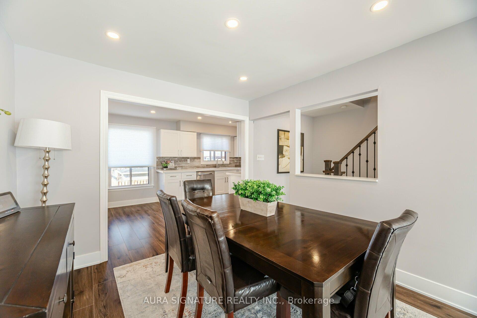 3 Bedrooms Condo at 88 Rainbow, Vaughan For sale