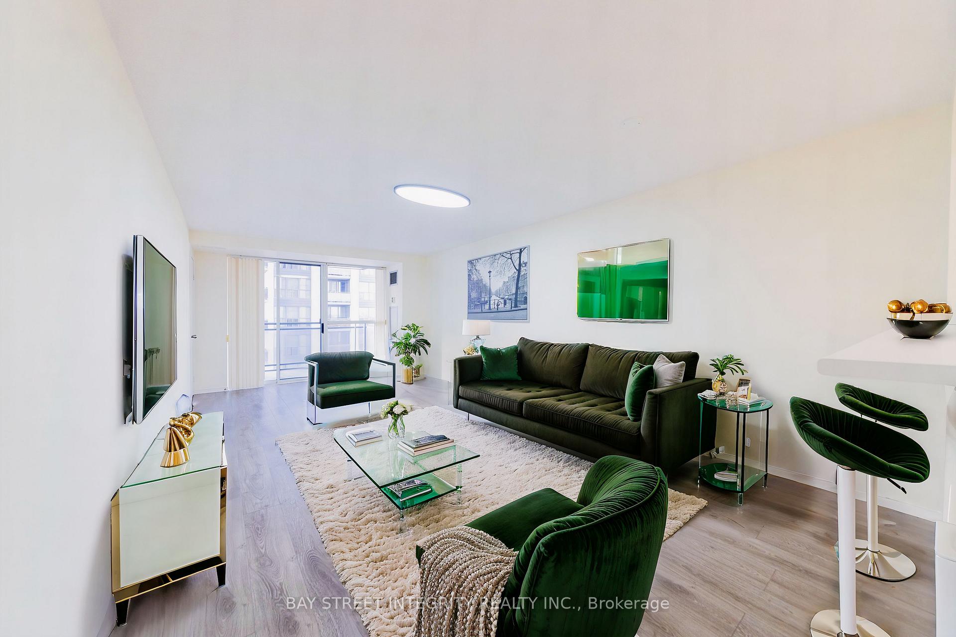 2 Bedrooms Condo at 28 Hollywood, Toronto For sale