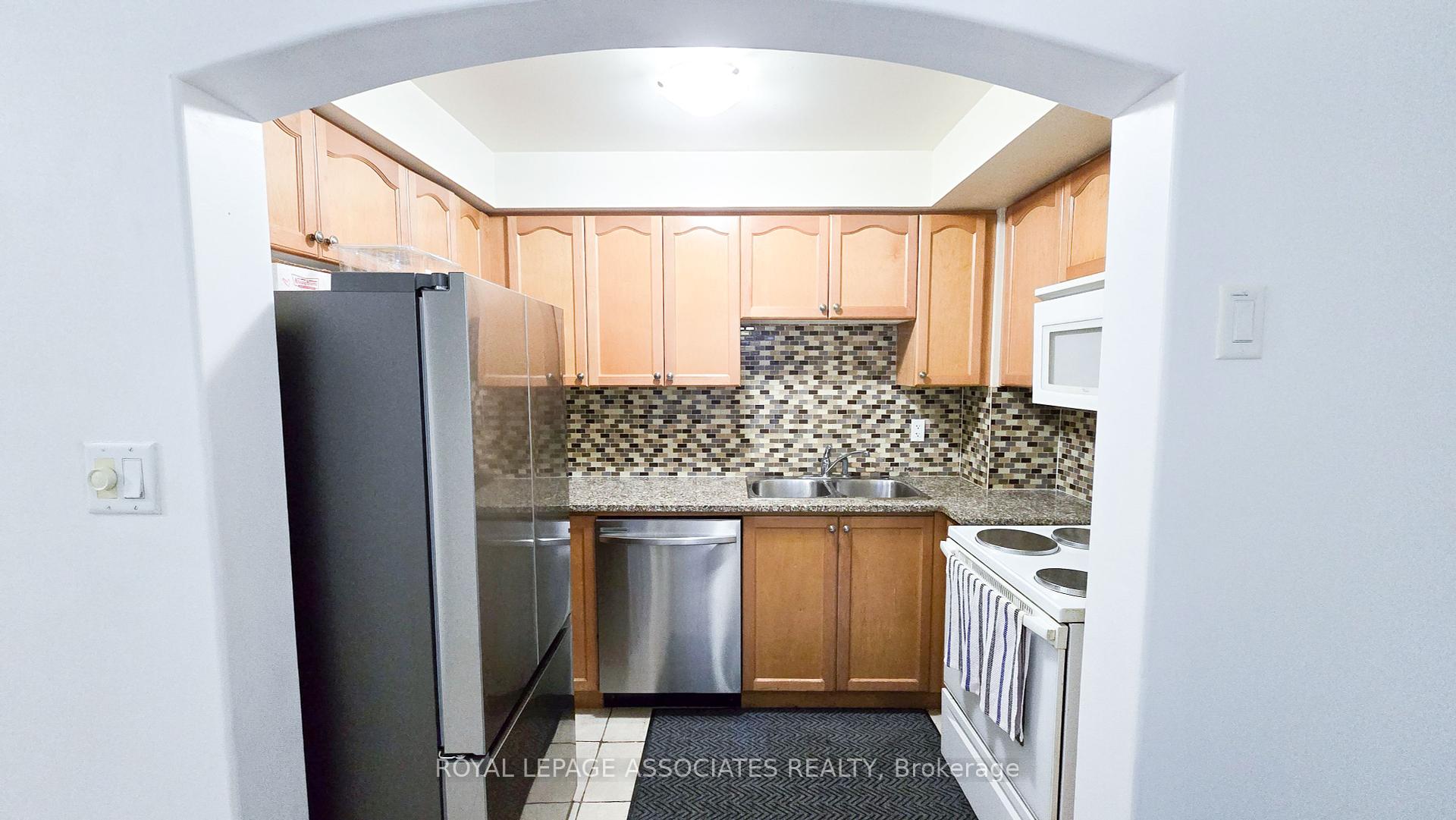 2 Bedrooms Condo at 50 Mendelssohn, Toronto For sale