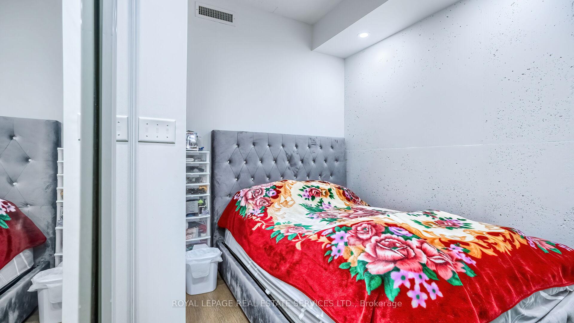 1 Bedroom Condo at 111 Bathurst, Toronto For sale