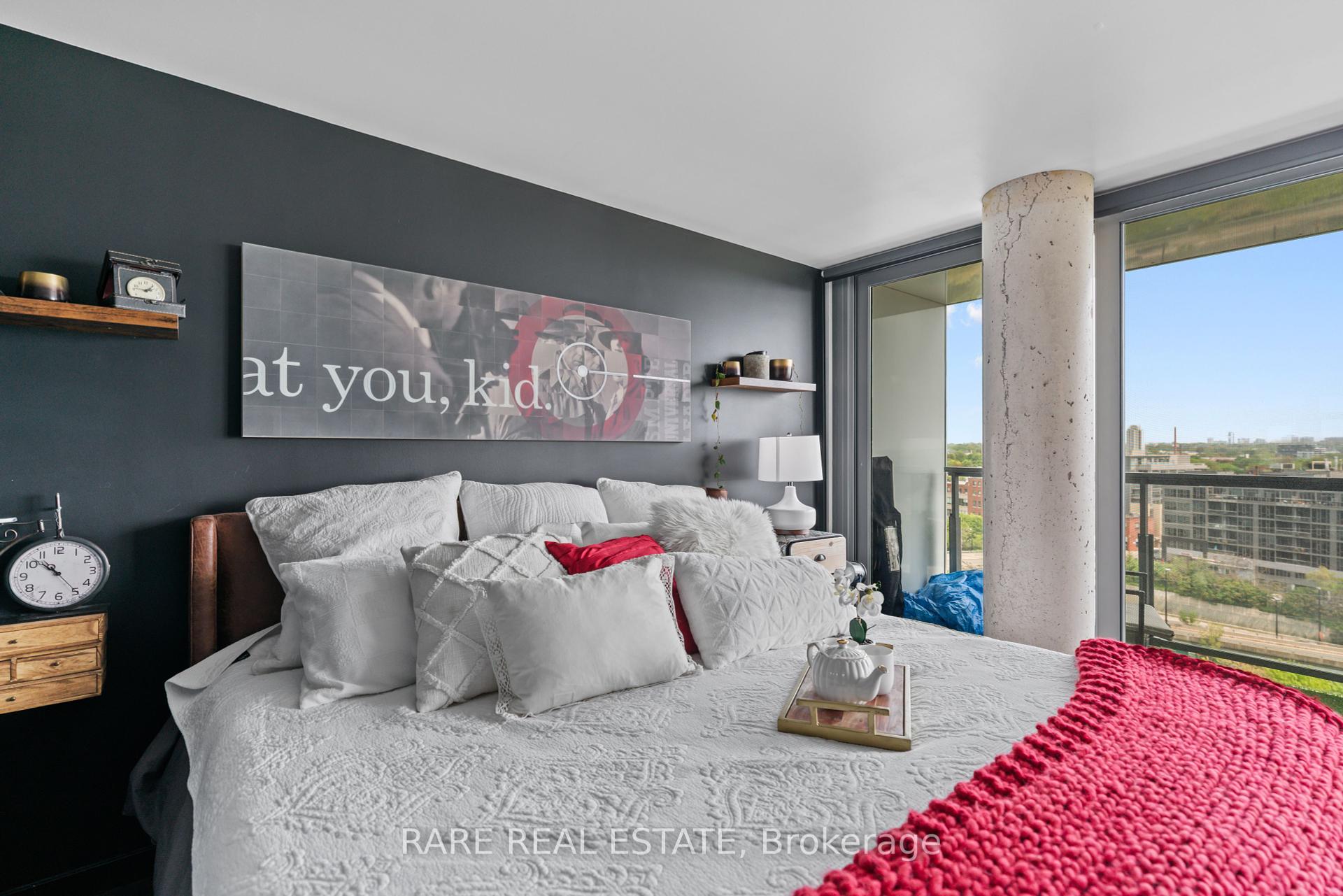2 Bedrooms Condo at 32 Trolley, Toronto For sale