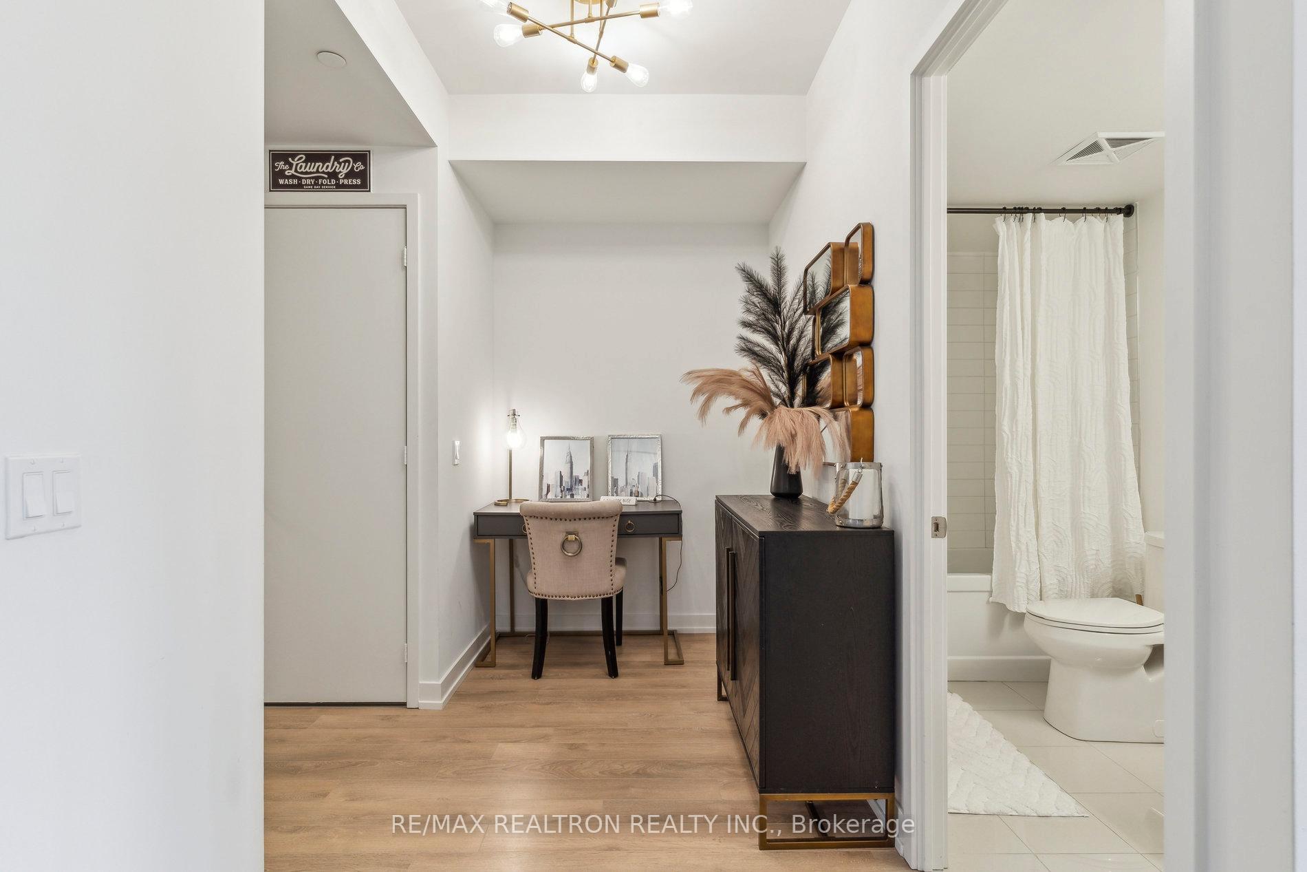 2 Bedrooms Condo at 158 Front, Toronto For sale