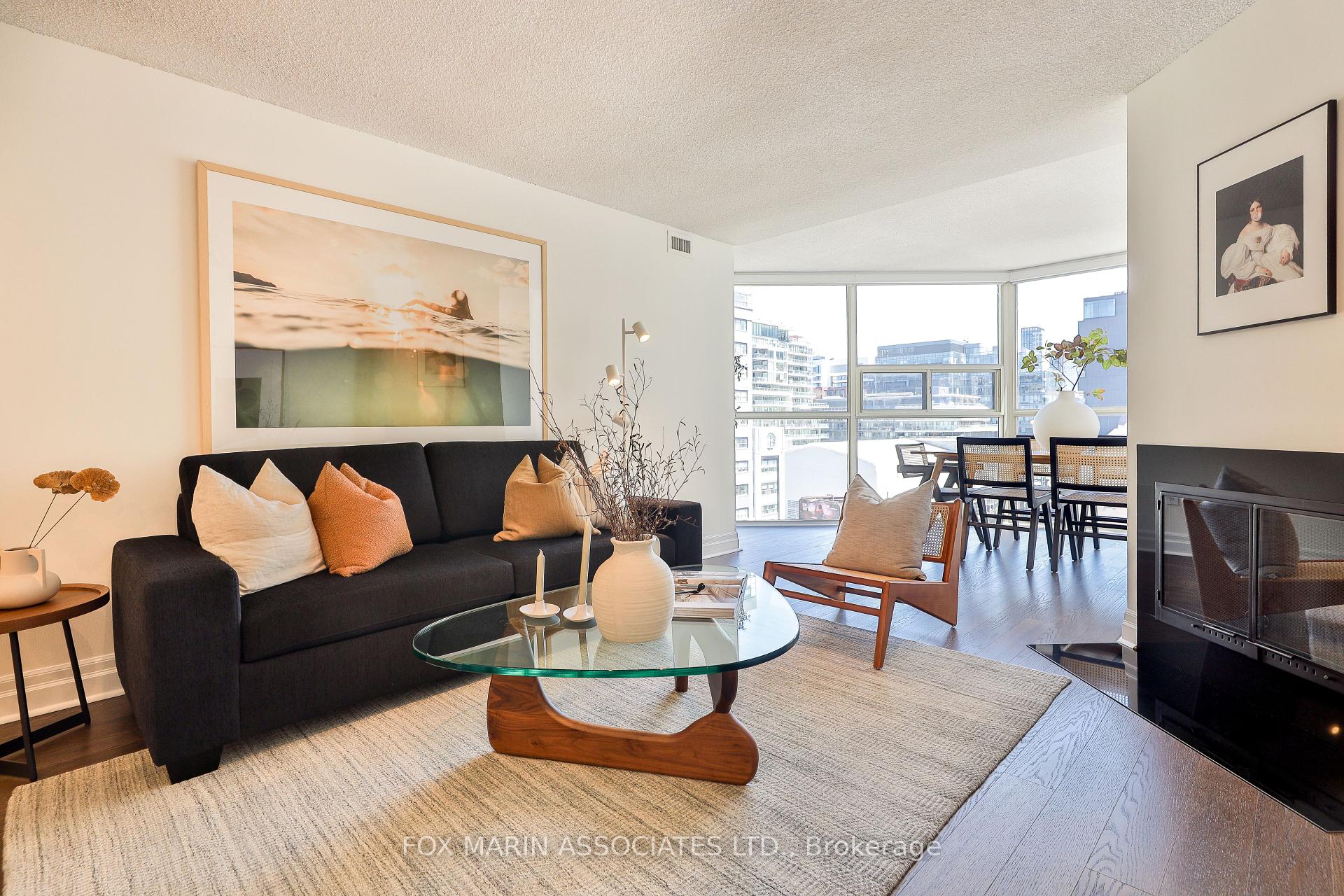 2 Bedrooms Condo at 701 King, Toronto For sale