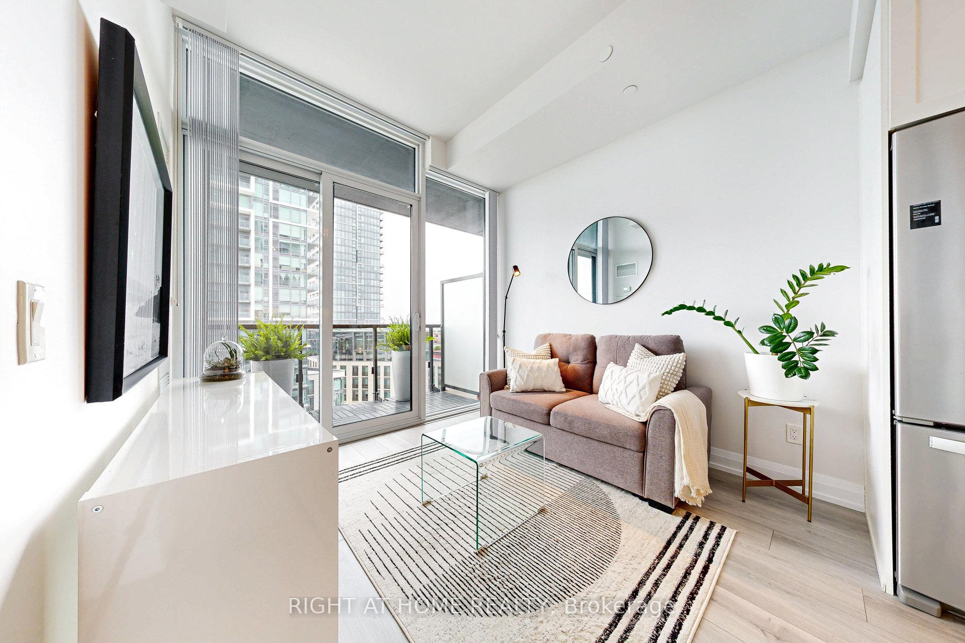 2 Bedrooms Condo at 7895 Jane, Vaughan For sale