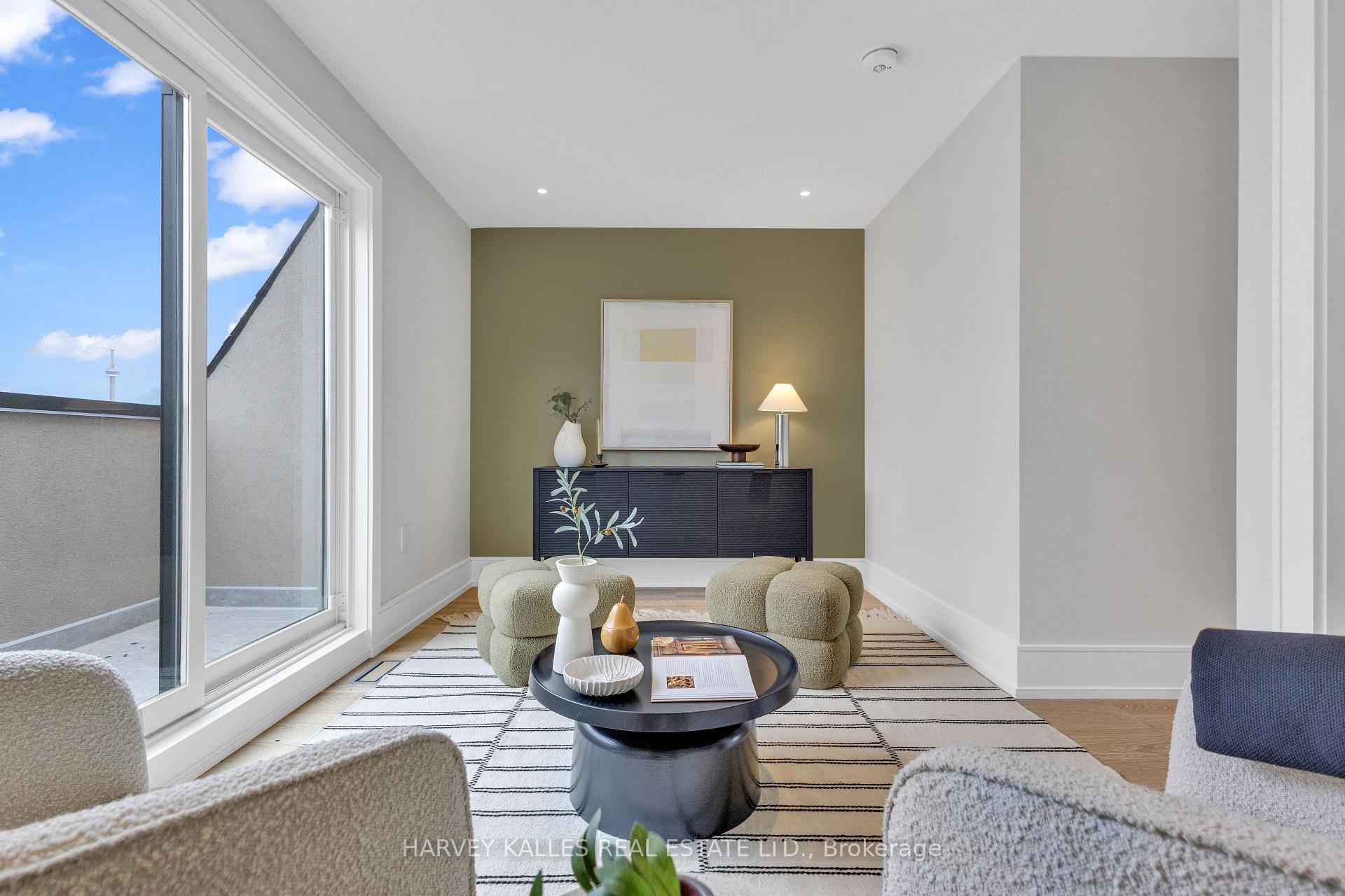 444 Roxton Road