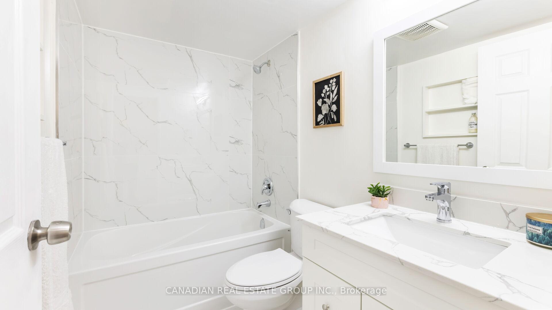 3 Bedrooms Condo at 20 Speers, Oakville For sale