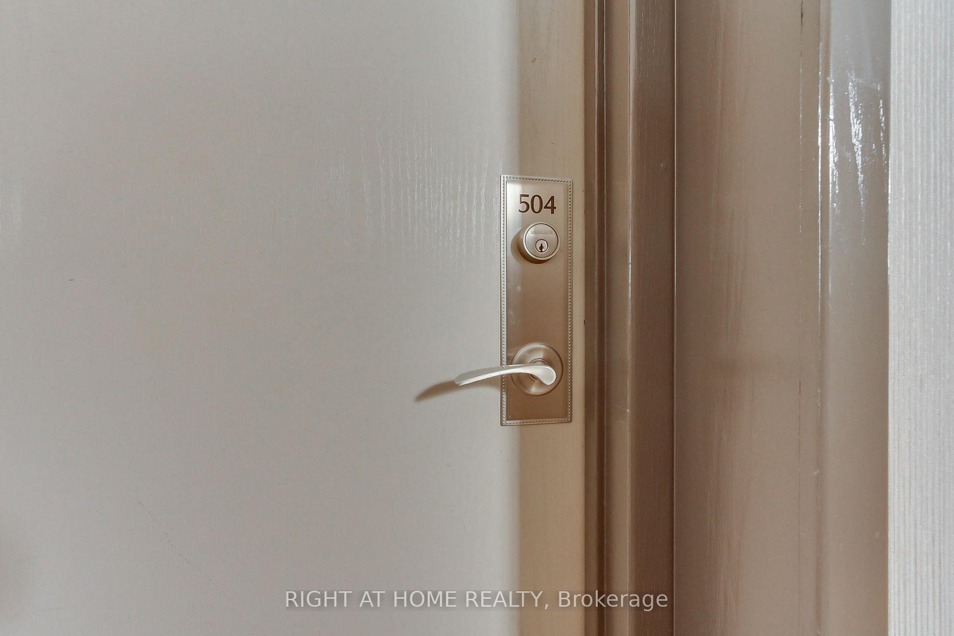 1 Bedroom Condo at 77 Harbour, Toronto For sale