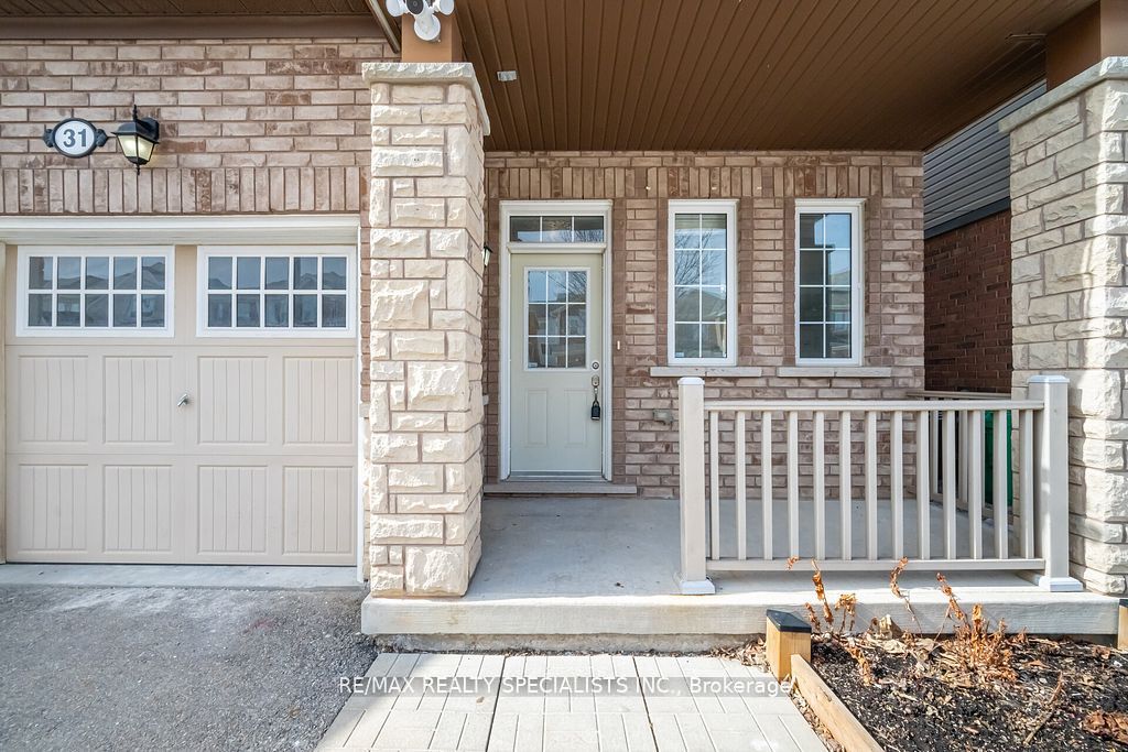 31 Enford Crescent