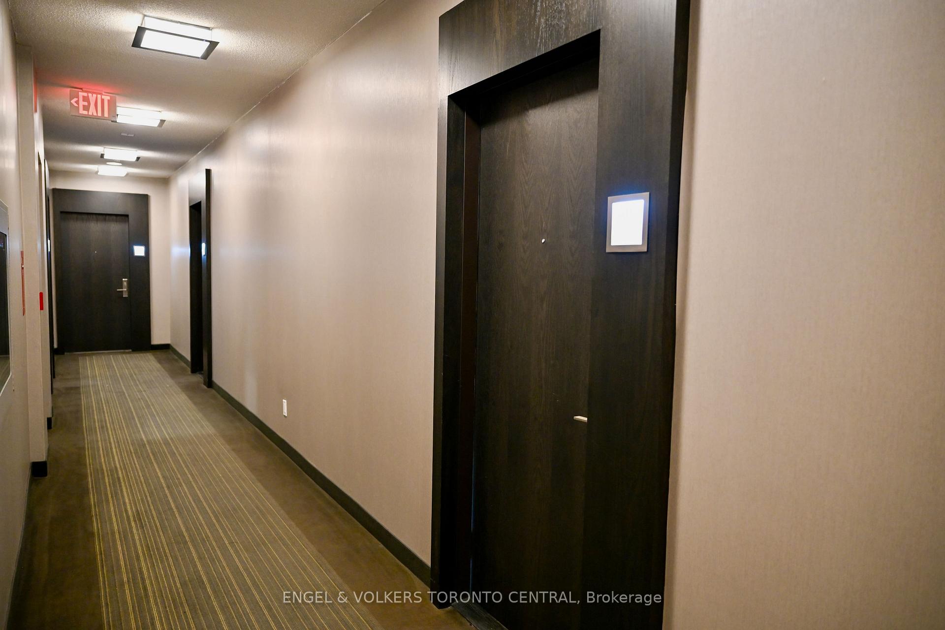2 Bedrooms Condo at 770 Bay, Toronto For sale