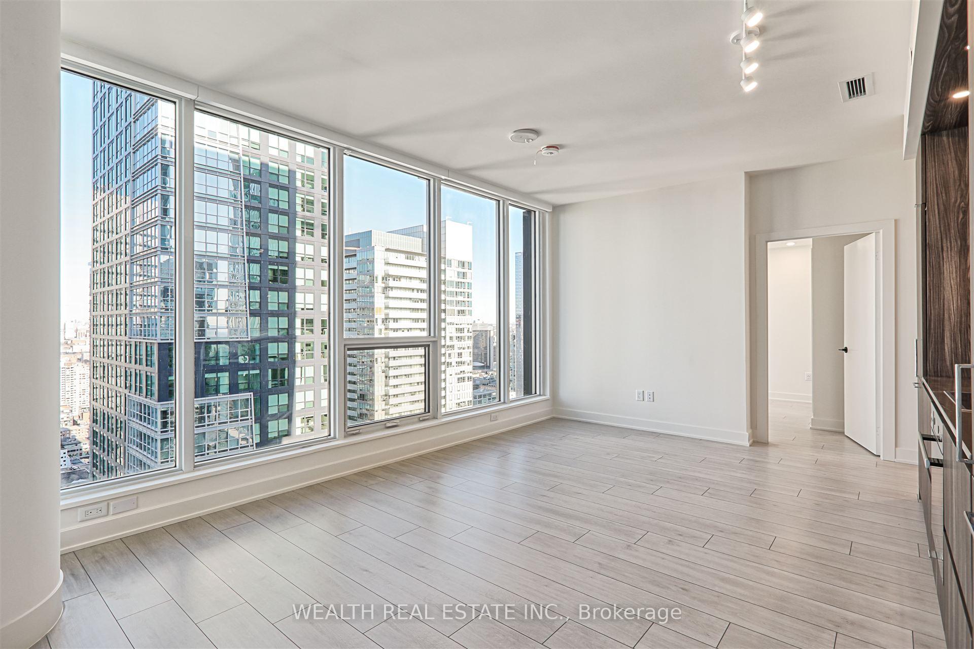 3 Bedrooms Condo at 35 Mercer,  Toronto For sale