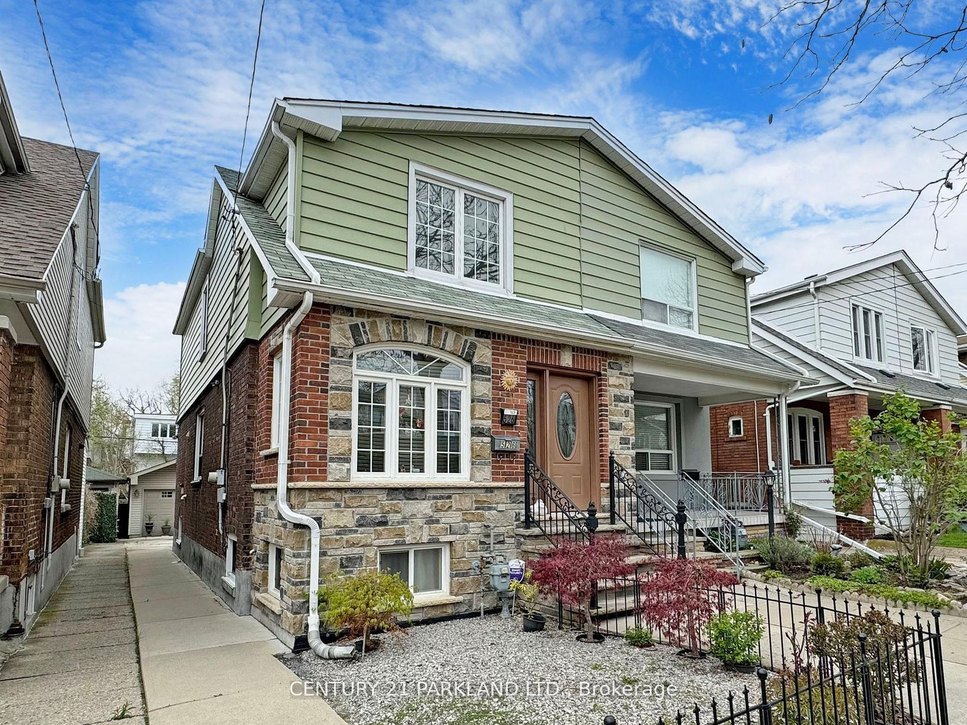 526 Milverton Boulevard