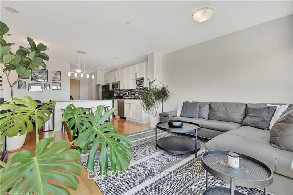 1 Victoria Street S, #1001