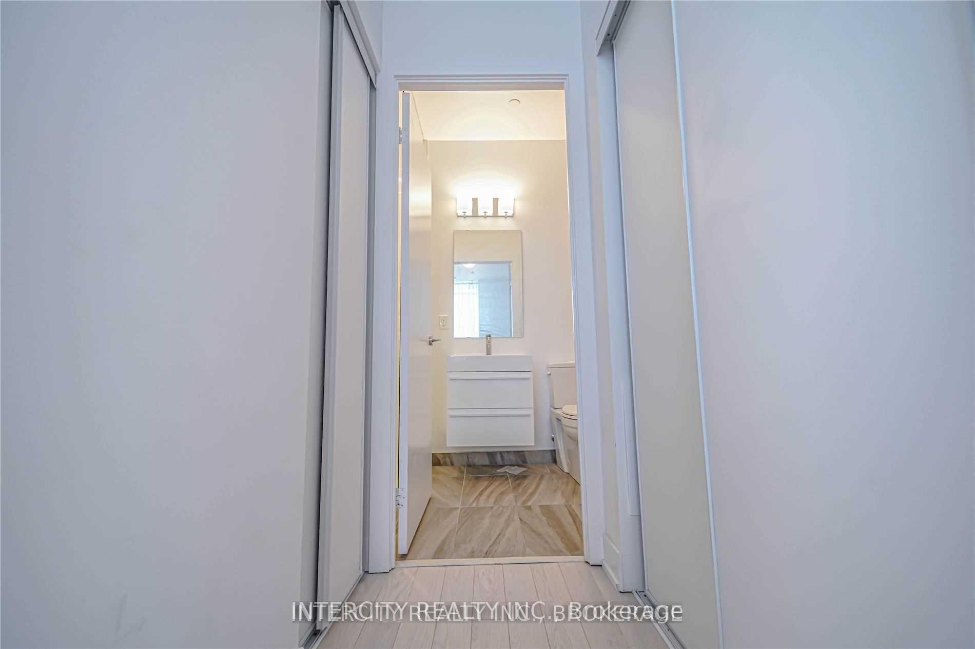 3 Bedrooms Condo at 181 Bedford, Toronto For sale