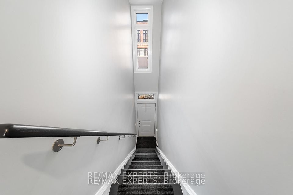 https://trreb-image.ampre.ca/6GKvFvZZ0gaj3Hmnxf5xSyBtyTlFgpKVKyWsssrABt0/rs:fit:960:960/wm:.5:so:0:50:.4/wmsh:10/wmt:PHNwYW4gZm9yZWdyb3VuZD0nd2hpdGUnIGZvbnQ9JzY4Jz5SRS9NQVggRVhQRVJUUywgQnJva2VyYWdlPC9zcGFuPg/L3RycmViL2xpc3RpbmdzLzQwLzYzLzk3Lzc0L3AvYWU1OTFlZDktNTU4Mi00YTQwLThiMGEtNDkyNmM0NDJhMzAwLmpwZw.jpg