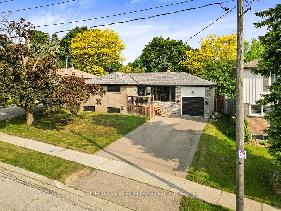 85 Gladman Avenue, Newmarket, ON L3Y 1W4