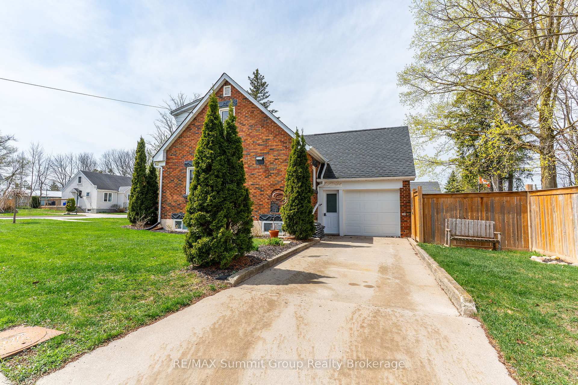 142 7th Street, Hanover, ON N4N 1G4