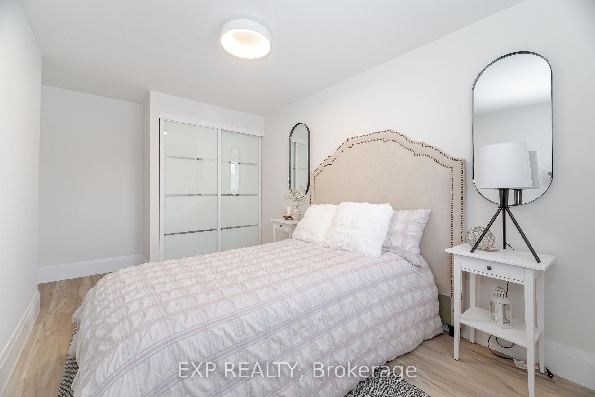 3 Bedrooms Condo at 120 Quigley,  Hamilton For sale