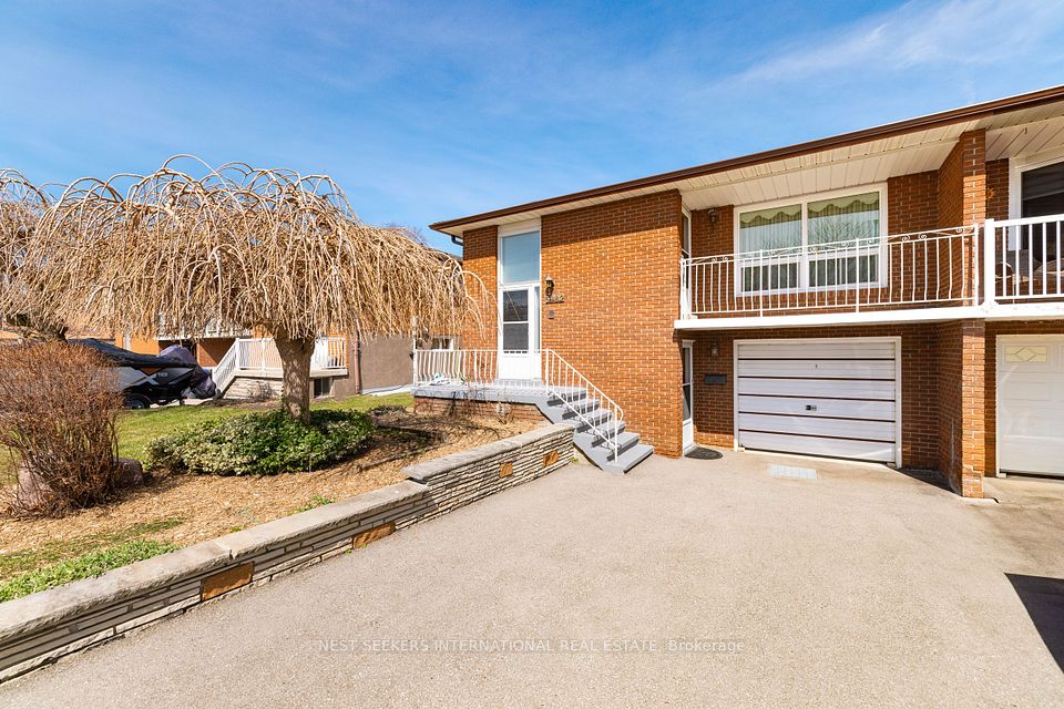3882 Midhurst