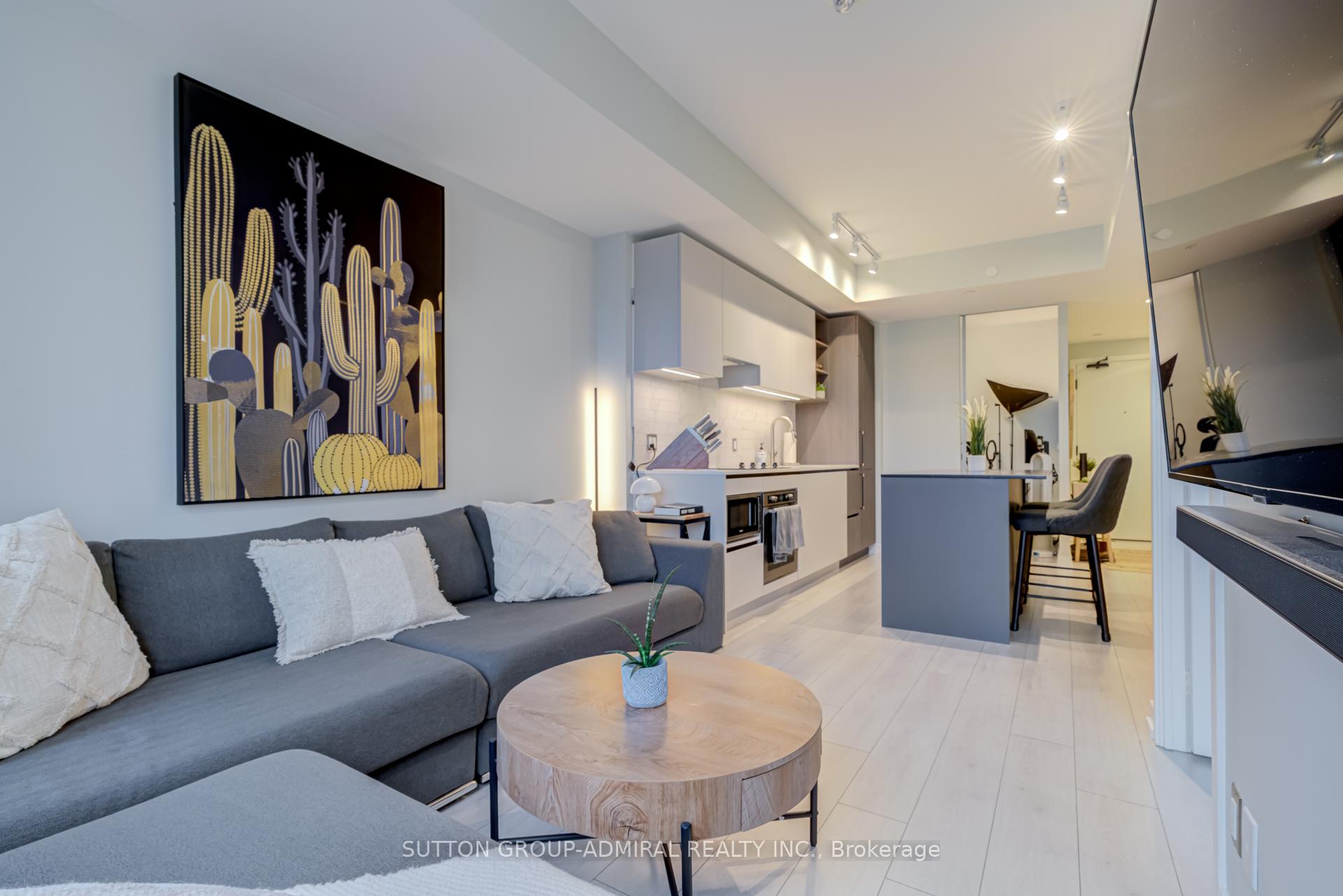2 Bedrooms Condo at 55 Mercer,  Toronto For sale