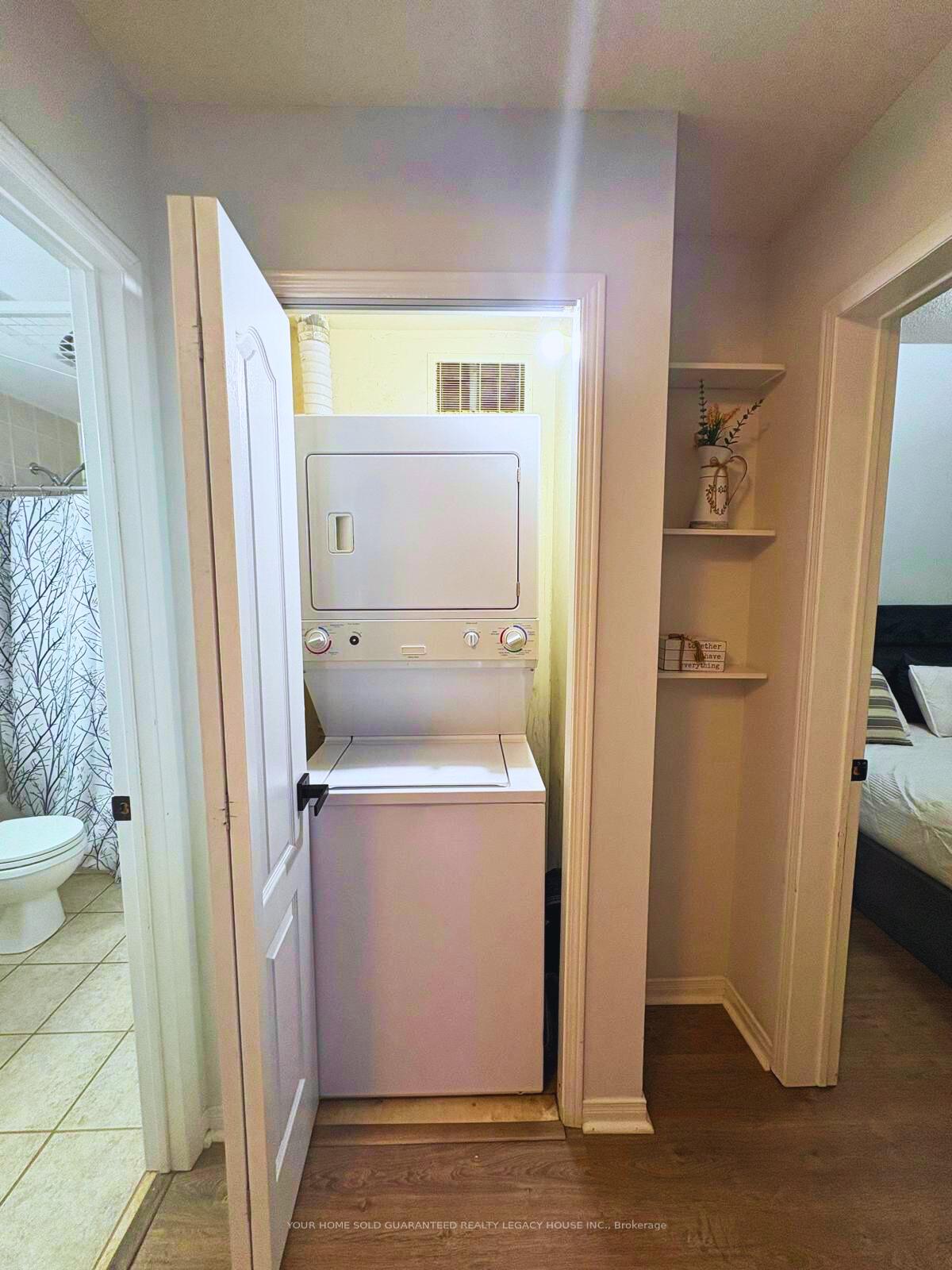 1 Bedroom Condo at 601 Shoreline, Mississauga For sale