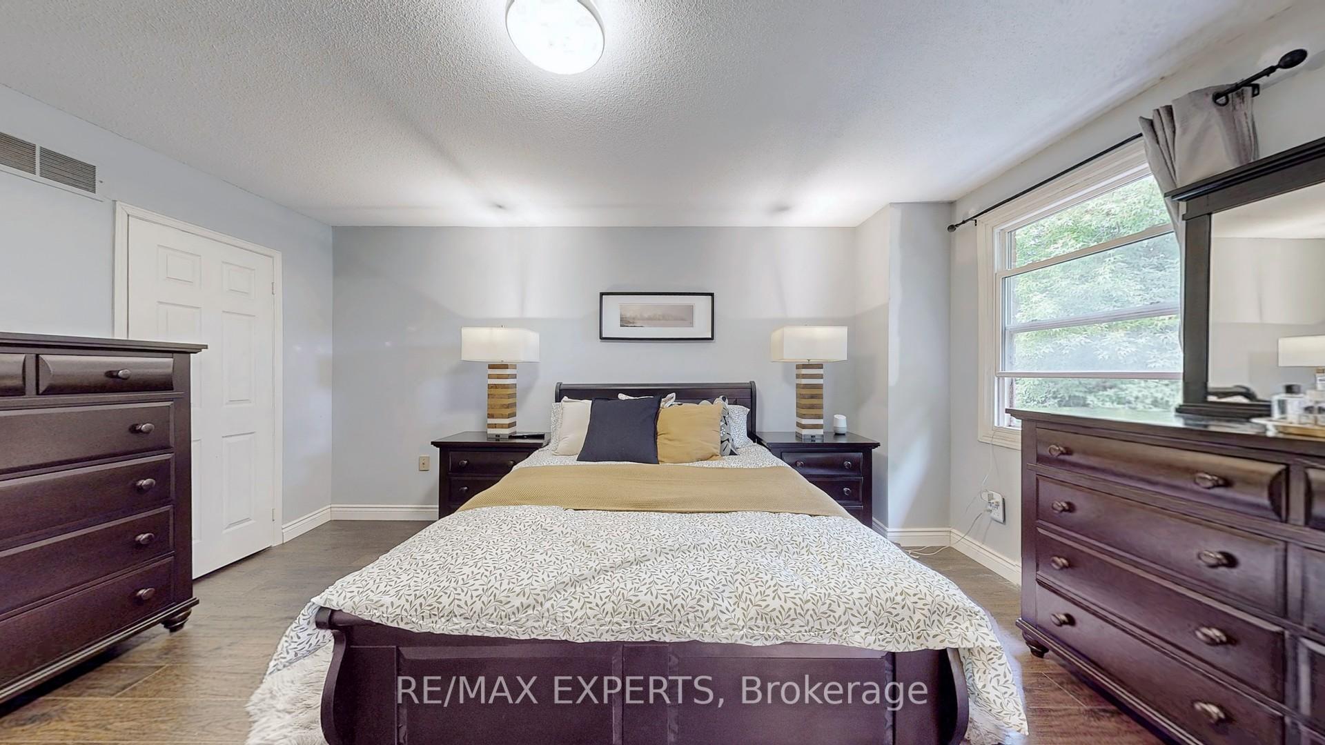 3 Bedrooms Condo at 43 Tamarack, Toronto For sale