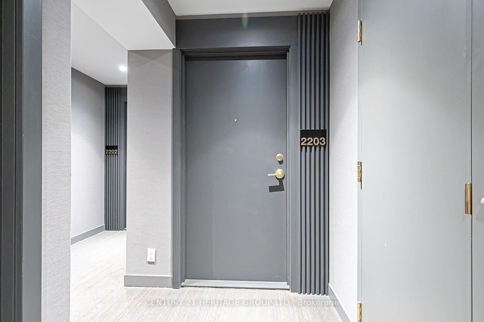 2 Bedrooms Condo at 950 PORTAGE,  Vaughan For sale
