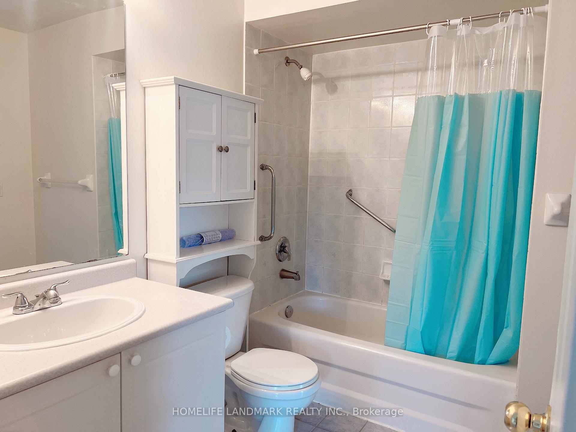 3 Bedrooms Condo at 3020 Cedarglen, Mississauga For sale