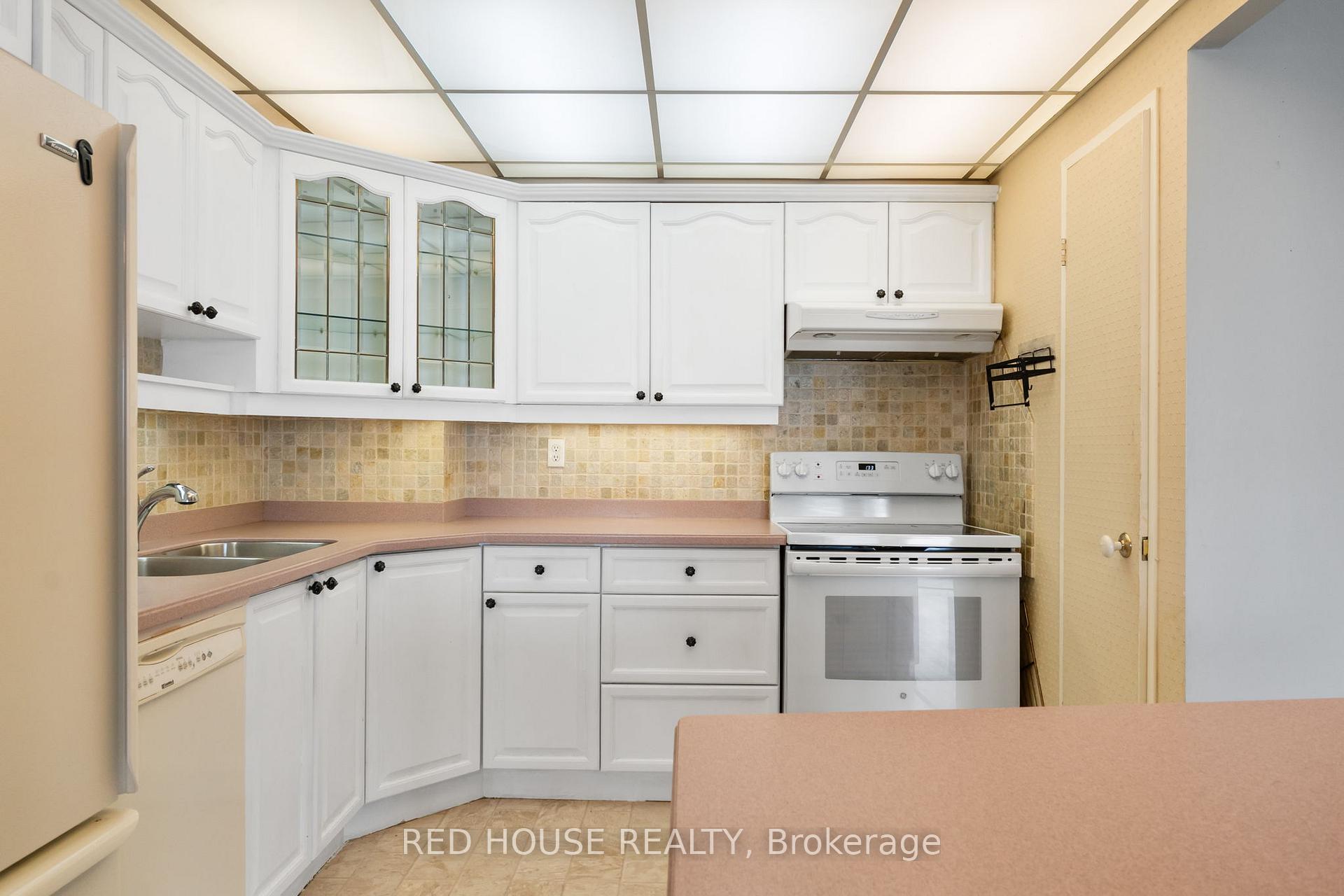 3 Bedrooms Condo at 500 Green, Hamilton For sale