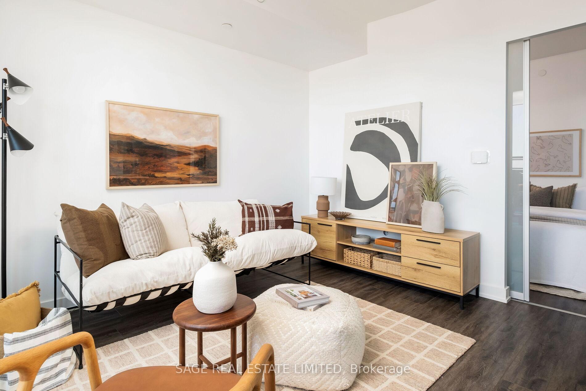 3 Bedrooms Condo at 630 Greenwood,  Toronto For sale