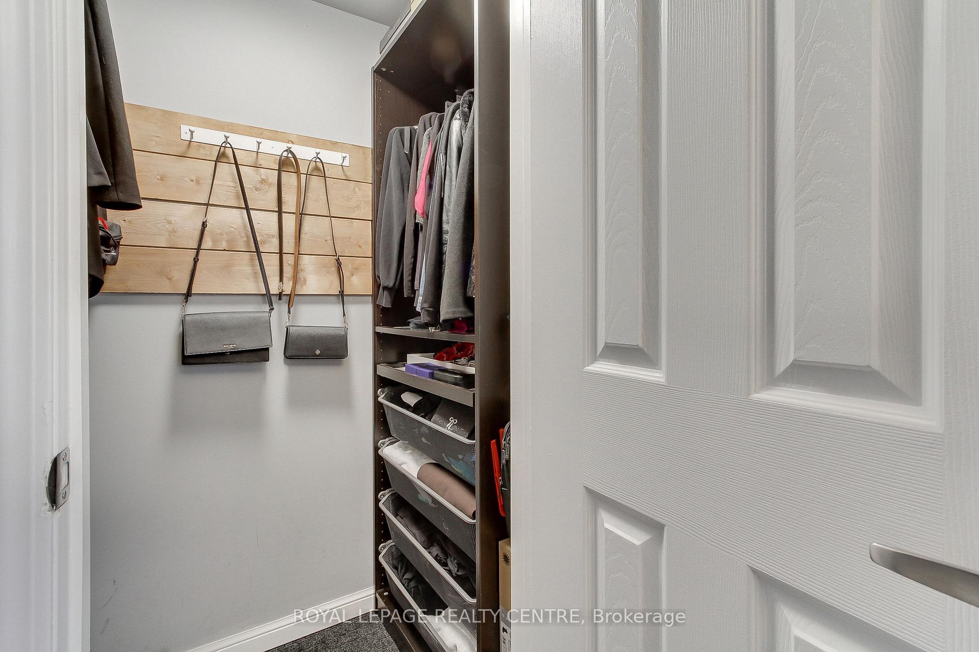 3 Bedrooms Condo at 750 Neighbourhood,  Mississauga For sale
